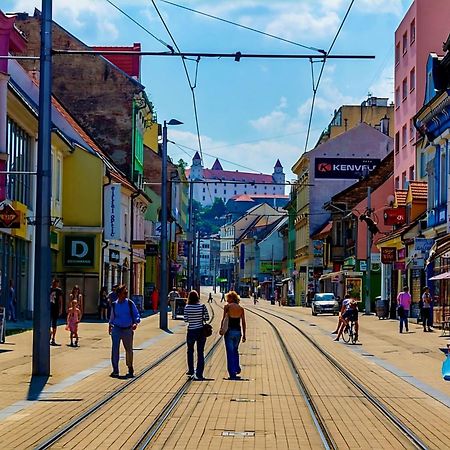 City Center Apartment In Middle Of Братислава Екстер'єр фото
