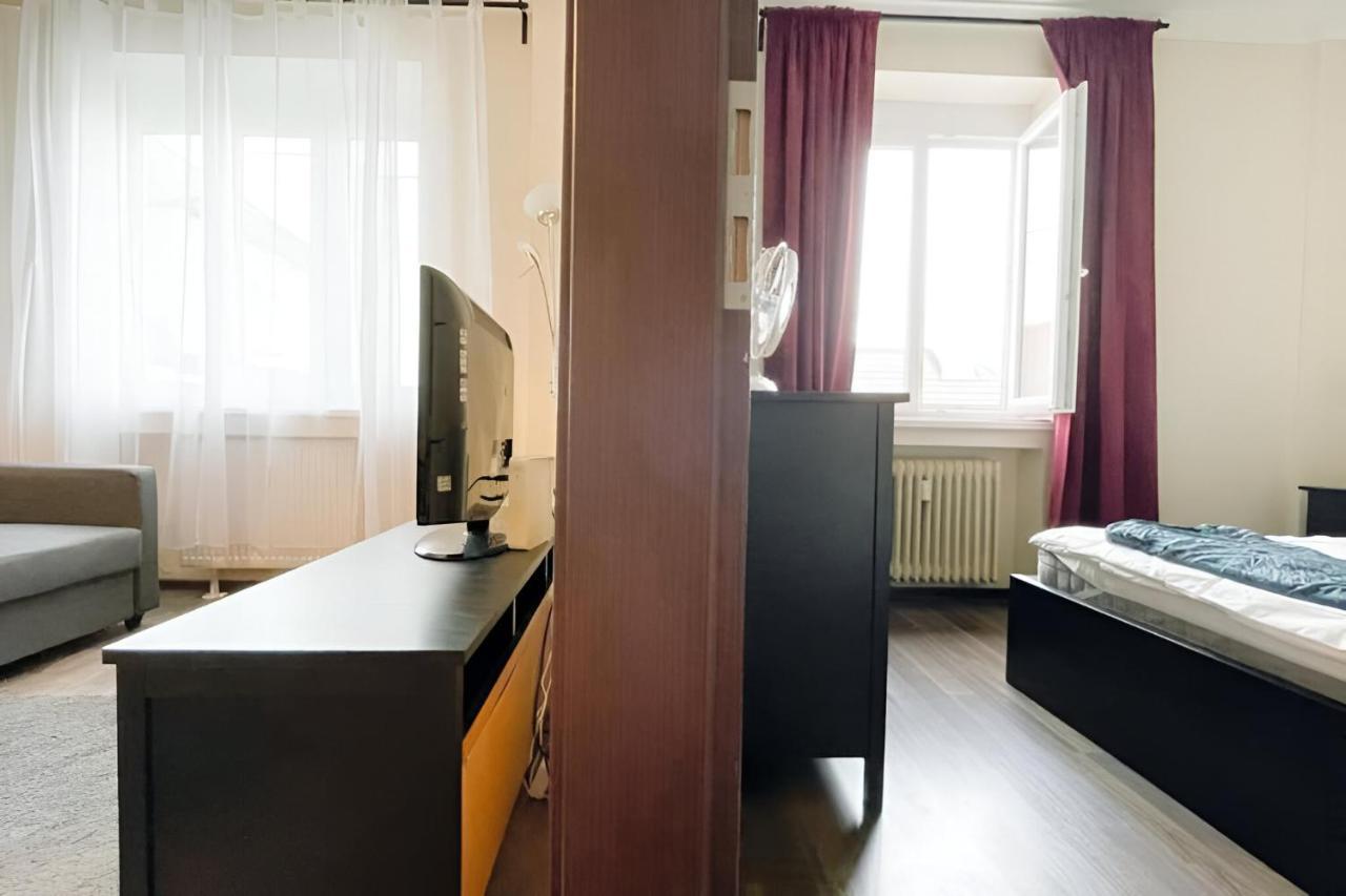 City Center Apartment In Middle Of Братислава Екстер'єр фото
