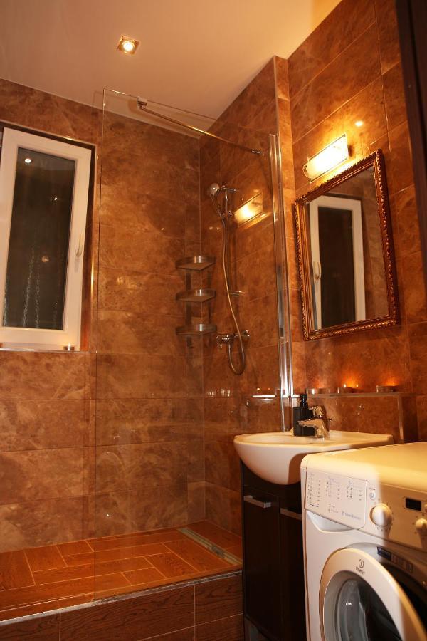 City Center Apartment In Middle Of Братислава Екстер'єр фото